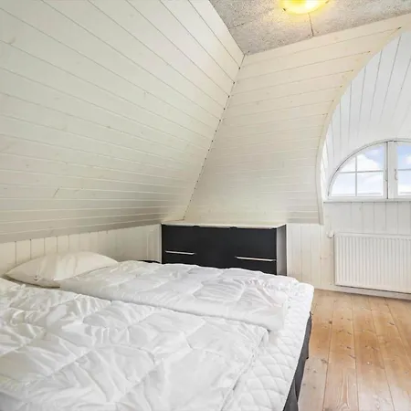 Bv283-blavand-horns-rev-2